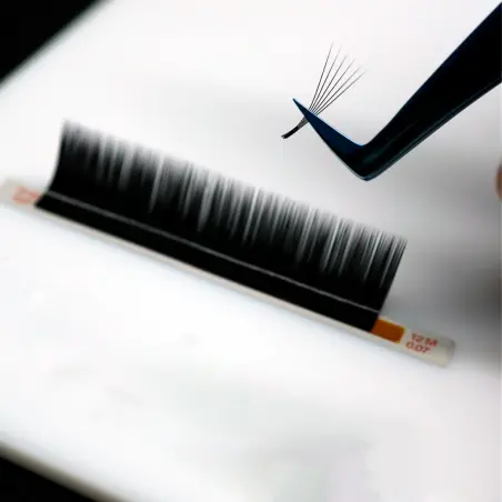 VEKI 0.07 M Lenktos Natūralios Matinės Blakstienų Priauginimai - 4 - Blakstienų priauginimas apimtimi