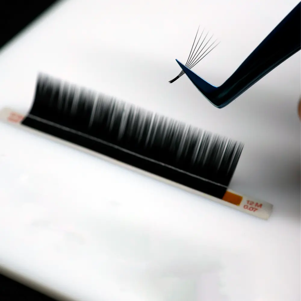 VEKI 0.07 M Matte Eyelash Extensions 20 Strips - 4 - Volume Eyelash Extensions