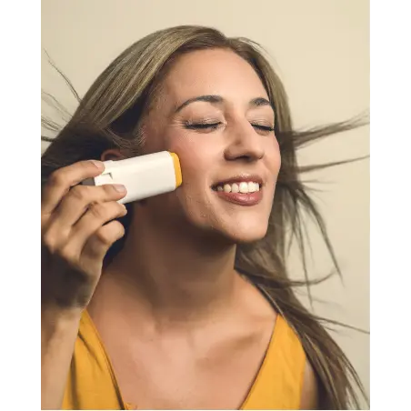 Levissime Glass Skin Glow Iluminirajuća i Hidratantna Maska u Stiku 25g - 4 - Profesionalna kozmetika