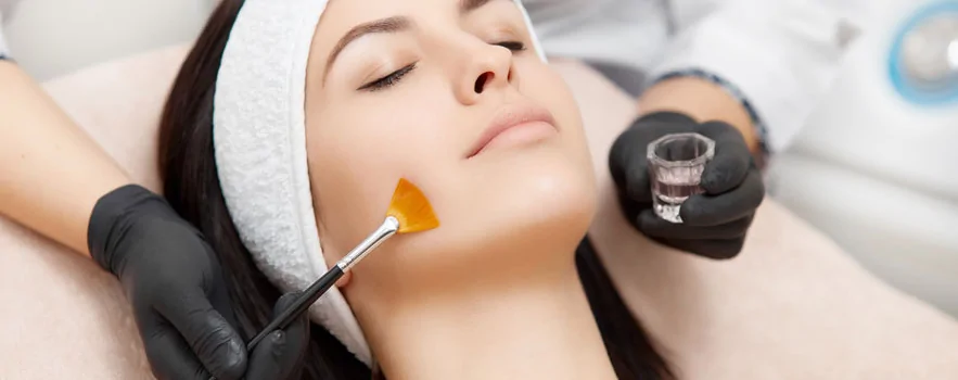 Revitalize a Sua Pele com os Peelings Químicos Levissime na Academia VEKI Lash & Brow
